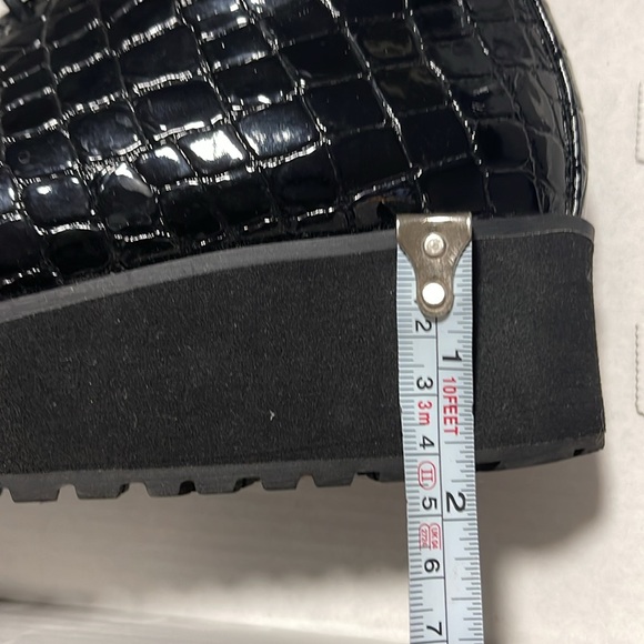 Aldo , black synthetic shiny croco textured loafers . Size 6 1/2 - Picture 5 of 6